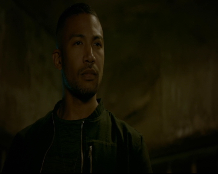vampirediariesworld-dot-nl_TheOriginals5x07GodsGonnaTroubleTheWater01880.jpg