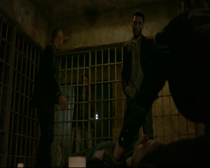 vampirediariesworld-dot-nl_TheOriginals5x07GodsGonnaTroubleTheWater01905.jpg