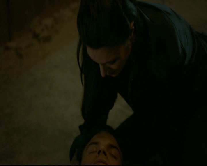 vampirediariesworld-dot-nl_TheOriginals5x07GodsGonnaTroubleTheWater01918.jpg