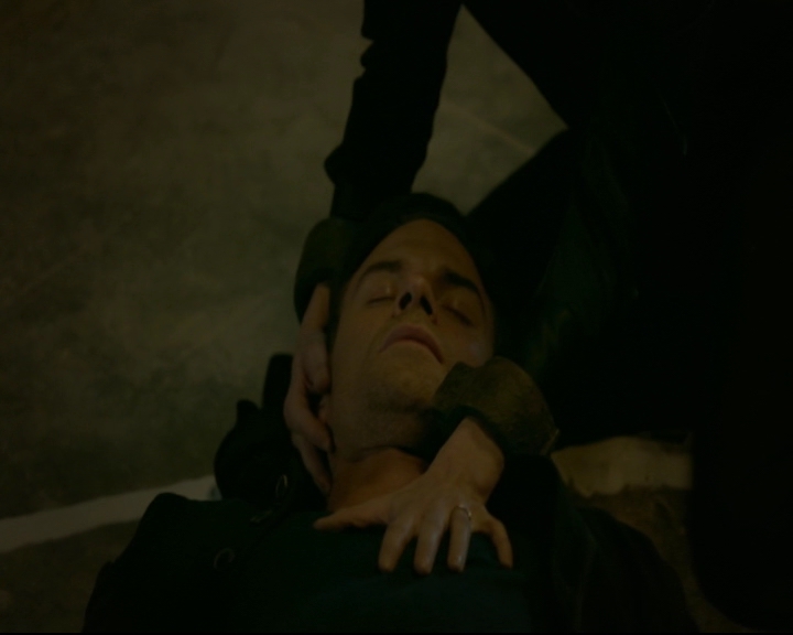 vampirediariesworld-dot-nl_TheOriginals5x07GodsGonnaTroubleTheWater01920.jpg