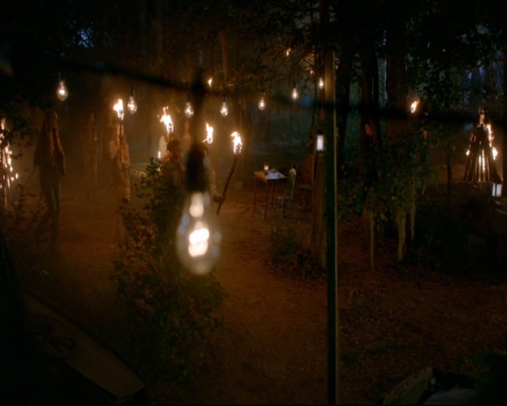 vampirediariesworld-dot-nl_TheOriginals5x07GodsGonnaTroubleTheWater01925.jpg