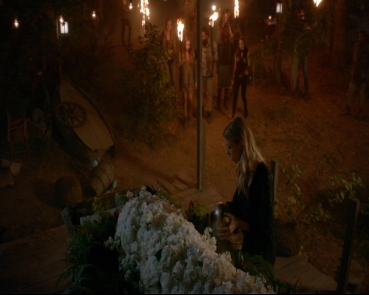 vampirediariesworld-dot-nl_TheOriginals5x07GodsGonnaTroubleTheWater01931.jpg