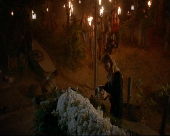 vampirediariesworld-dot-nl_TheOriginals5x07GodsGonnaTroubleTheWater01932.jpg