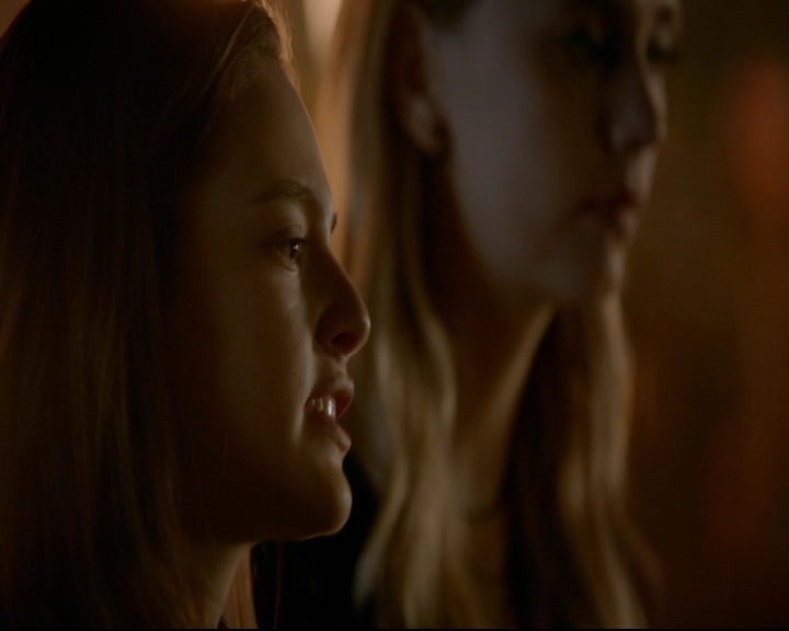 vampirediariesworld-dot-nl_TheOriginals5x07GodsGonnaTroubleTheWater01956.jpg