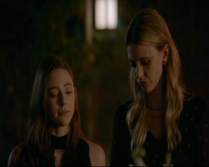 vampirediariesworld-dot-nl_TheOriginals5x07GodsGonnaTroubleTheWater01978.jpg