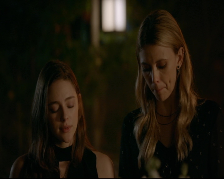 vampirediariesworld-dot-nl_TheOriginals5x07GodsGonnaTroubleTheWater01979.jpg