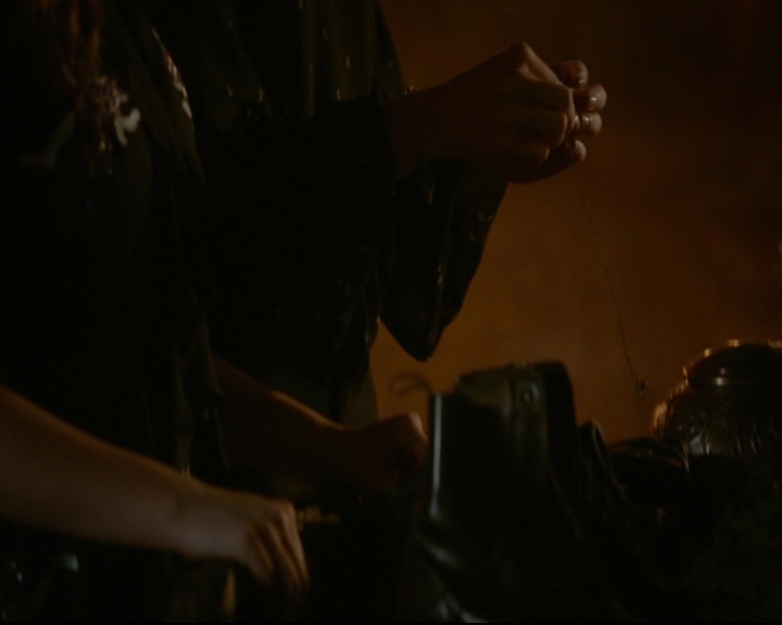 vampirediariesworld-dot-nl_TheOriginals5x07GodsGonnaTroubleTheWater01989.jpg