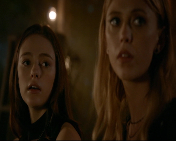 vampirediariesworld-dot-nl_TheOriginals5x07GodsGonnaTroubleTheWater02001.jpg