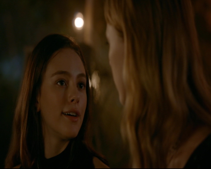 vampirediariesworld-dot-nl_TheOriginals5x07GodsGonnaTroubleTheWater02018.jpg