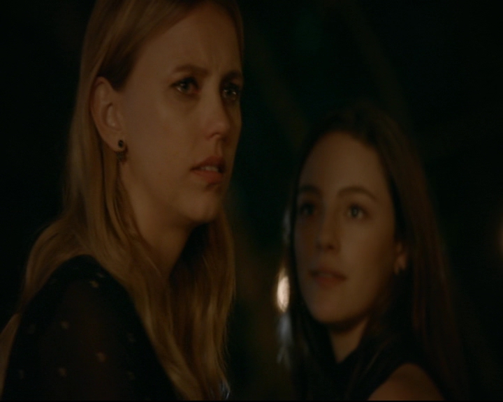 vampirediariesworld-dot-nl_TheOriginals5x07GodsGonnaTroubleTheWater02022.jpg