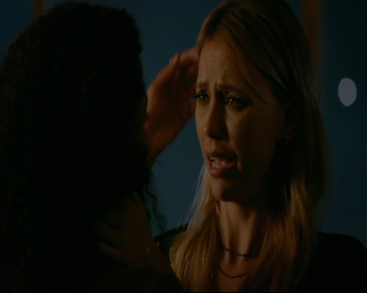 vampirediariesworld-dot-nl_TheOriginals5x07GodsGonnaTroubleTheWater02030.jpg