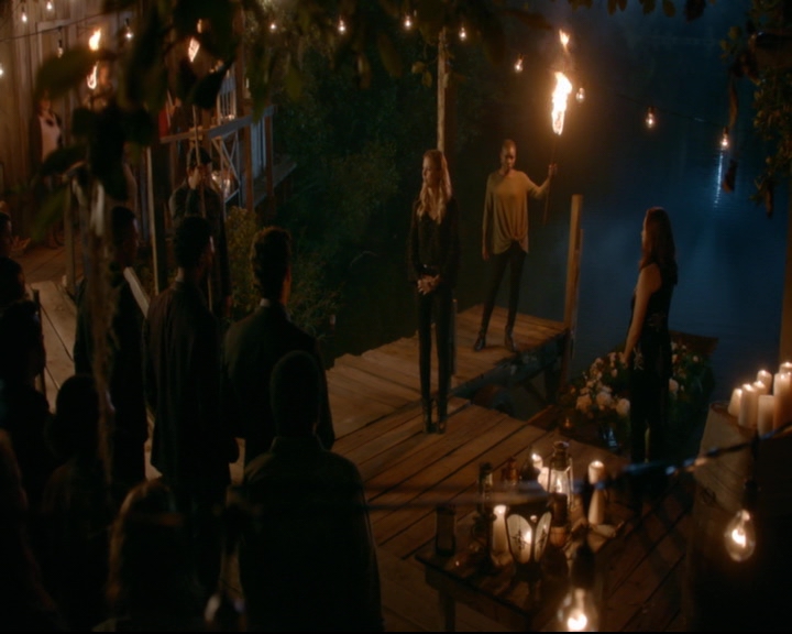 vampirediariesworld-dot-nl_TheOriginals5x07GodsGonnaTroubleTheWater02045.jpg