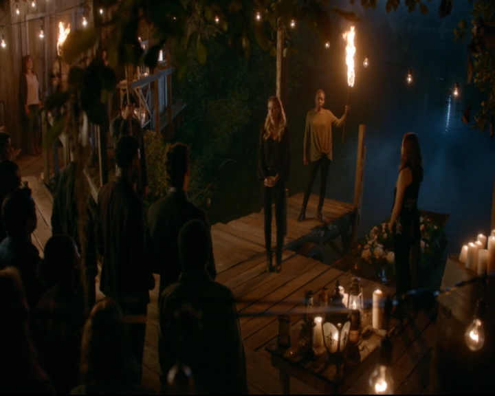 vampirediariesworld-dot-nl_TheOriginals5x07GodsGonnaTroubleTheWater02047.jpg