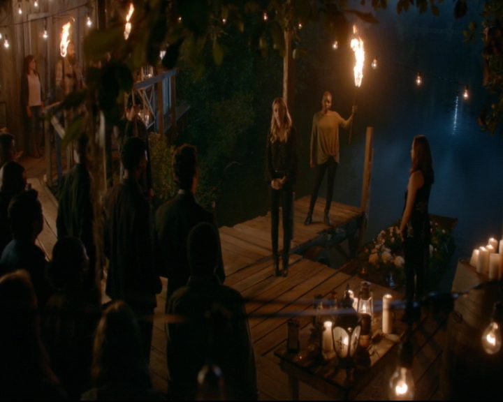 vampirediariesworld-dot-nl_TheOriginals5x07GodsGonnaTroubleTheWater02048.jpg