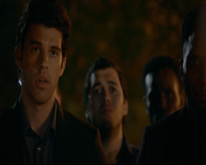 vampirediariesworld-dot-nl_TheOriginals5x07GodsGonnaTroubleTheWater02081.jpg