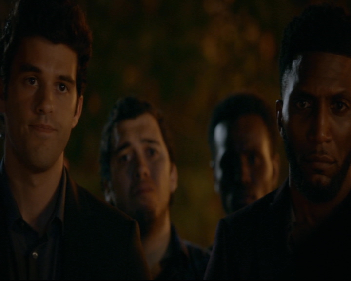 vampirediariesworld-dot-nl_TheOriginals5x07GodsGonnaTroubleTheWater02082.jpg