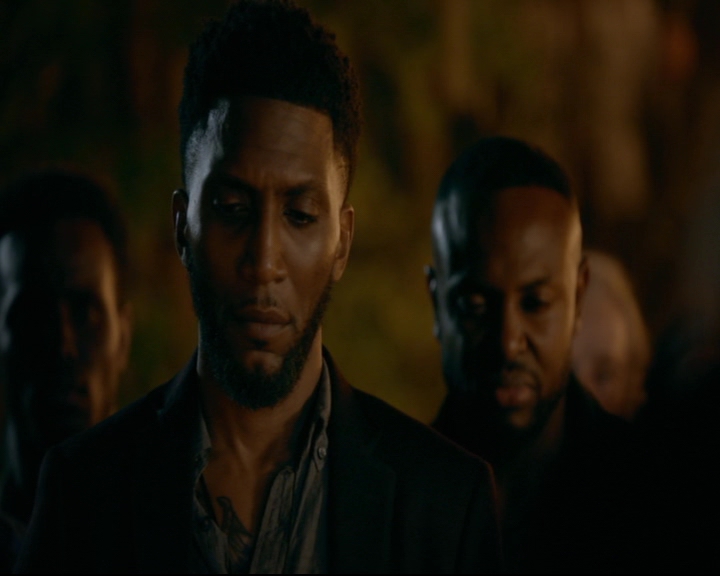 vampirediariesworld-dot-nl_TheOriginals5x07GodsGonnaTroubleTheWater02101.jpg
