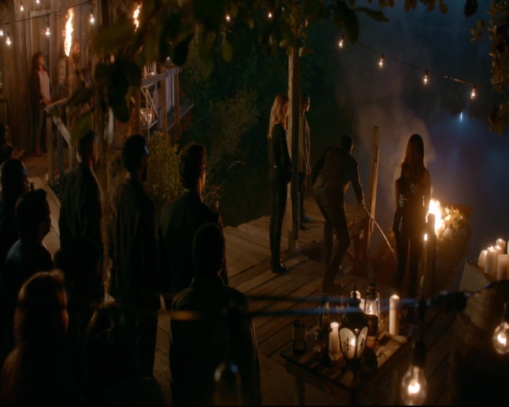 vampirediariesworld-dot-nl_TheOriginals5x07GodsGonnaTroubleTheWater02120.jpg