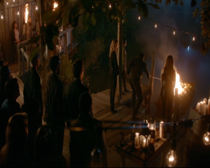 vampirediariesworld-dot-nl_TheOriginals5x07GodsGonnaTroubleTheWater02121.jpg