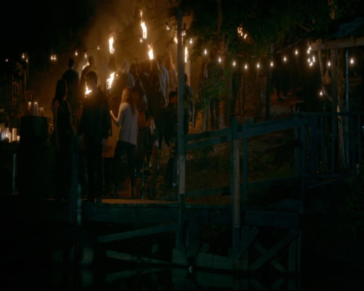 vampirediariesworld-dot-nl_TheOriginals5x07GodsGonnaTroubleTheWater02188.jpg