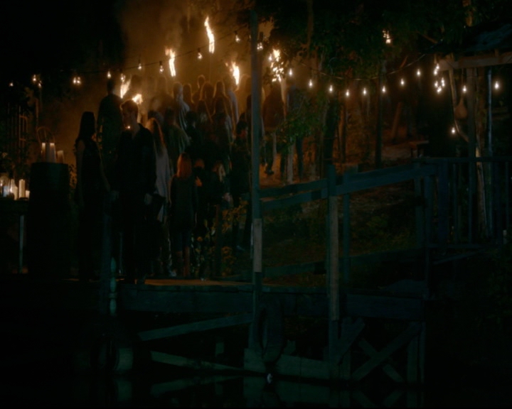 vampirediariesworld-dot-nl_TheOriginals5x07GodsGonnaTroubleTheWater02189.jpg