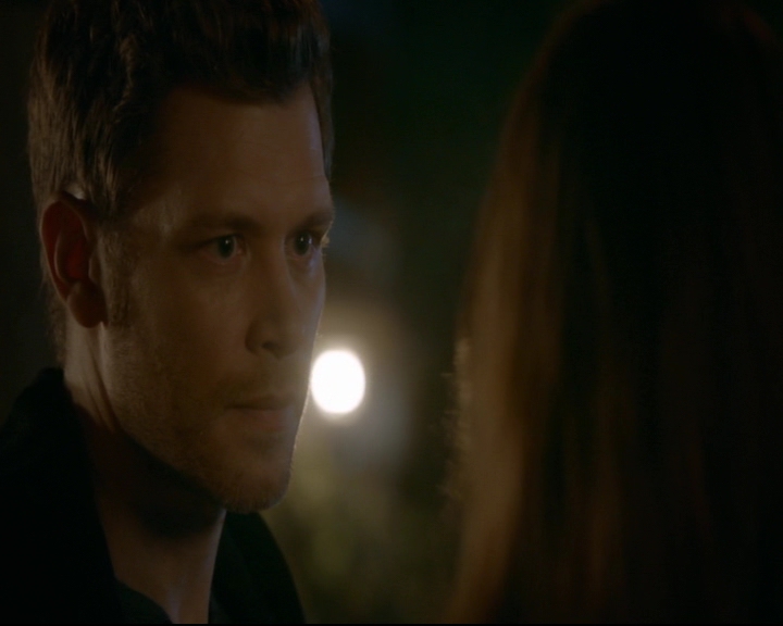 vampirediariesworld-dot-nl_TheOriginals5x07GodsGonnaTroubleTheWater02196.jpg