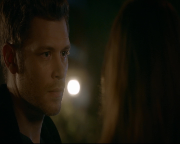 vampirediariesworld-dot-nl_TheOriginals5x07GodsGonnaTroubleTheWater02197.jpg