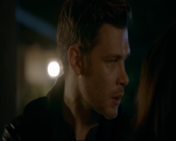 vampirediariesworld-dot-nl_TheOriginals5x07GodsGonnaTroubleTheWater02249.jpg