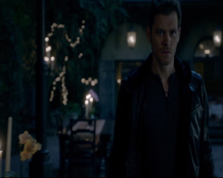 vampirediariesworld-dot-nl_TheOriginals5x07GodsGonnaTroubleTheWater02277.jpg