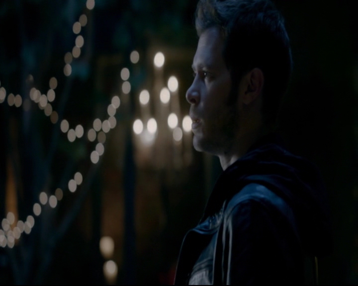 vampirediariesworld-dot-nl_TheOriginals5x07GodsGonnaTroubleTheWater02288.jpg