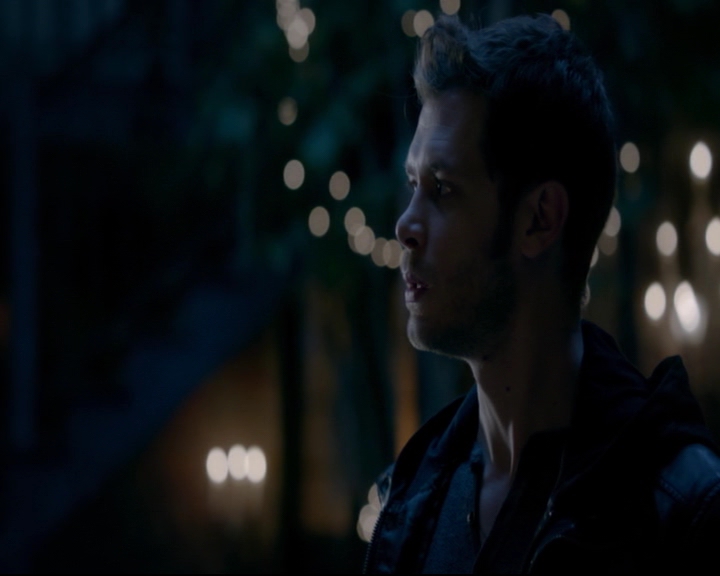 vampirediariesworld-dot-nl_TheOriginals5x07GodsGonnaTroubleTheWater02295.jpg