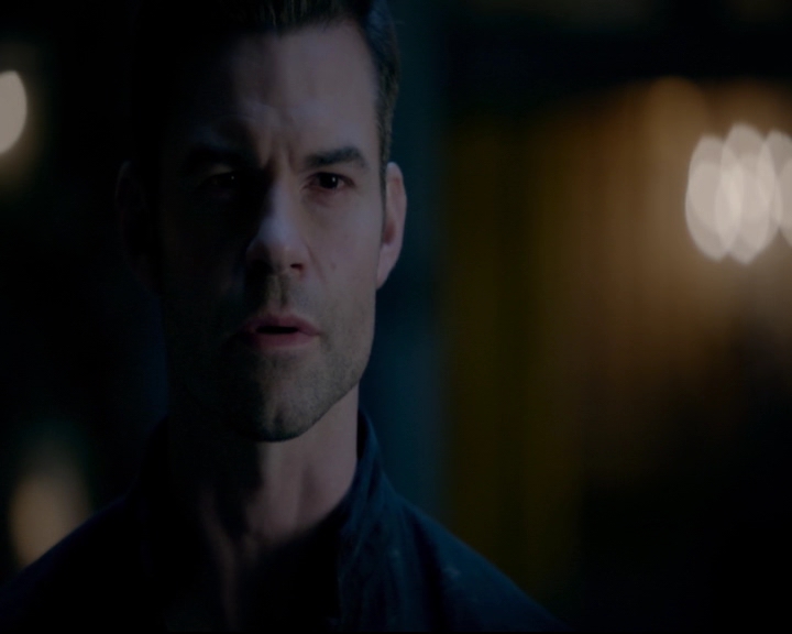 vampirediariesworld-dot-nl_TheOriginals5x07GodsGonnaTroubleTheWater02303.jpg