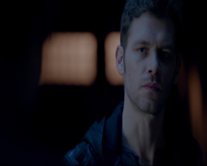 vampirediariesworld-dot-nl_TheOriginals5x07GodsGonnaTroubleTheWater02305.jpg