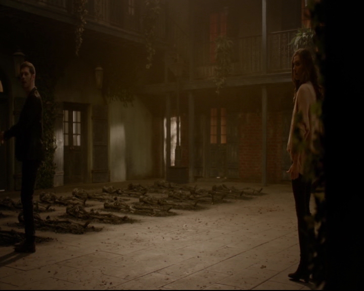 vampirediariesworld-dot-nl_TheOriginals5x08TheKindnessOfStrangers00422.jpg
