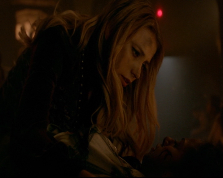 vampirediariesworld-dot-nl_TheOriginals5x09WeHaveNotLongToLove01435.jpg