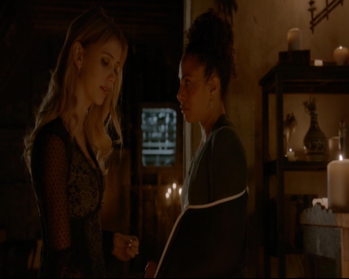 vampirediariesworld-dot-nl_TheOriginals5x09WeHaveNotLongToLove01839.jpg vampirediariesworld-dot-nl_TheOriginals5x09WeHaveNotLongToLove01839.jpg