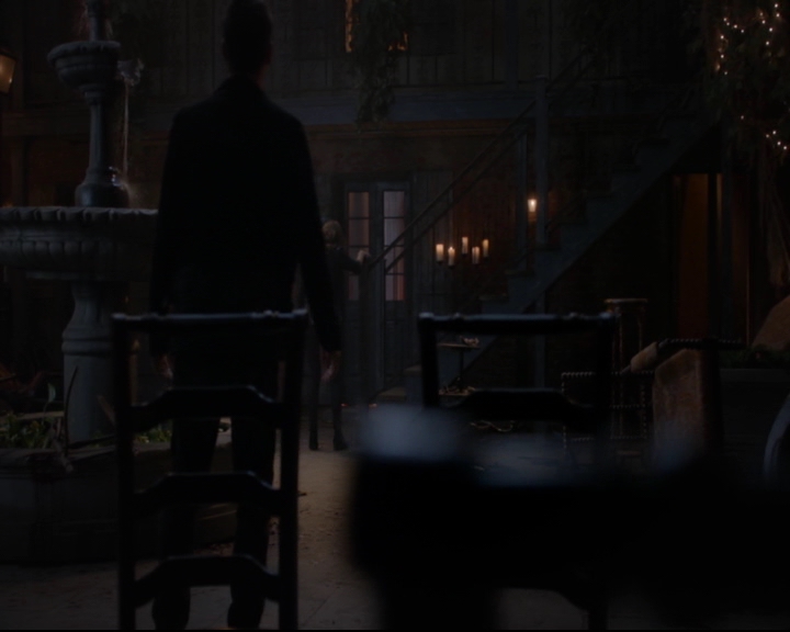 vampirediariesworld-dot-nl_TheOriginals5x10ThereInTheDisappearingLight00008.jpg