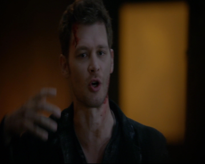 vampirediariesworld-dot-nl_TheOriginals5x10ThereInTheDisappearingLight00014.jpg