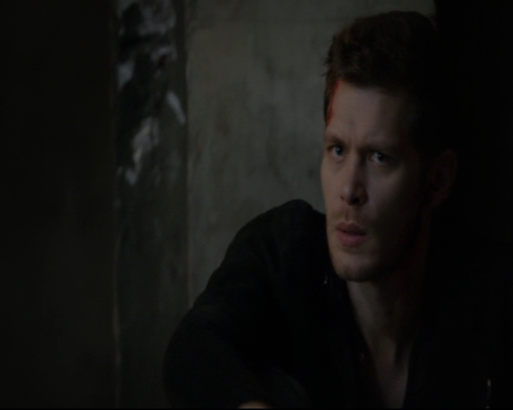 vampirediariesworld-dot-nl_TheOriginals5x10ThereInTheDisappearingLight00043.jpg