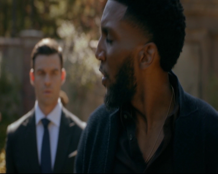 vampirediariesworld-dot-nl_TheOriginals5x10ThereInTheDisappearingLight00375.jpg