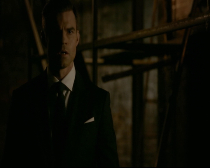 vampirediariesworld-dot-nl_TheOriginals5x10ThereInTheDisappearingLight00495.jpg