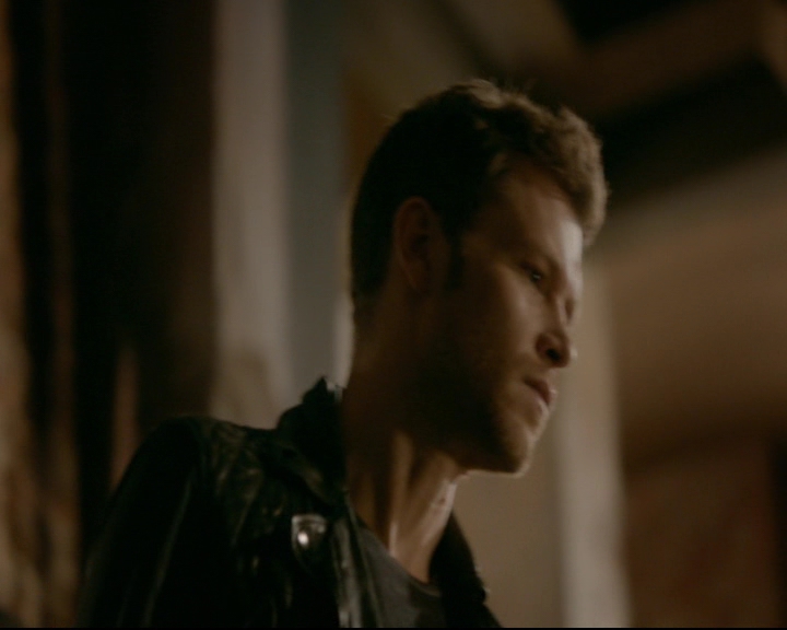 vampirediariesworld-dot-nl_TheOriginals5x10ThereInTheDisappearingLight00930.jpg