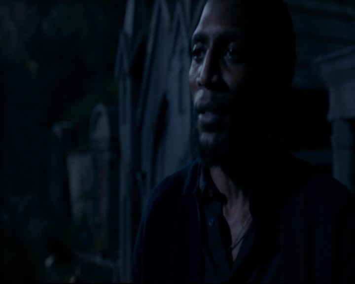 vampirediariesworld-dot-nl_TheOriginals5x10ThereInTheDisappearingLight01056.jpg