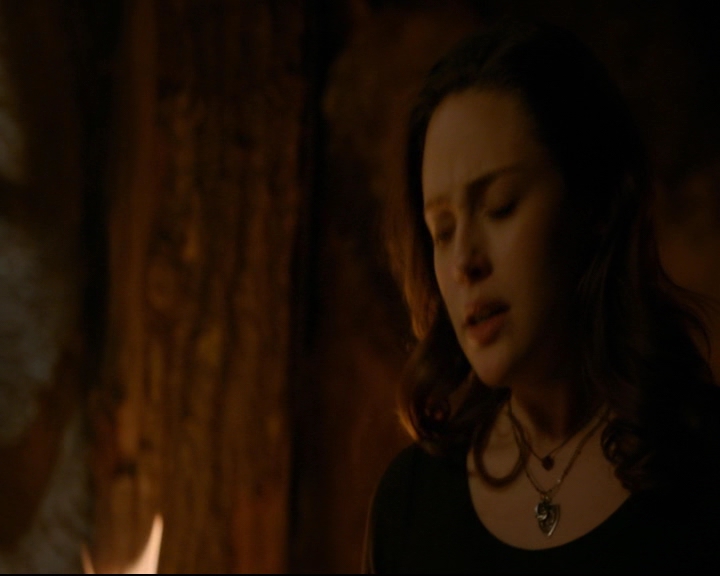 vampirediariesworld-dot-nl_TheOriginals5x10ThereInTheDisappearingLight01140.jpg
