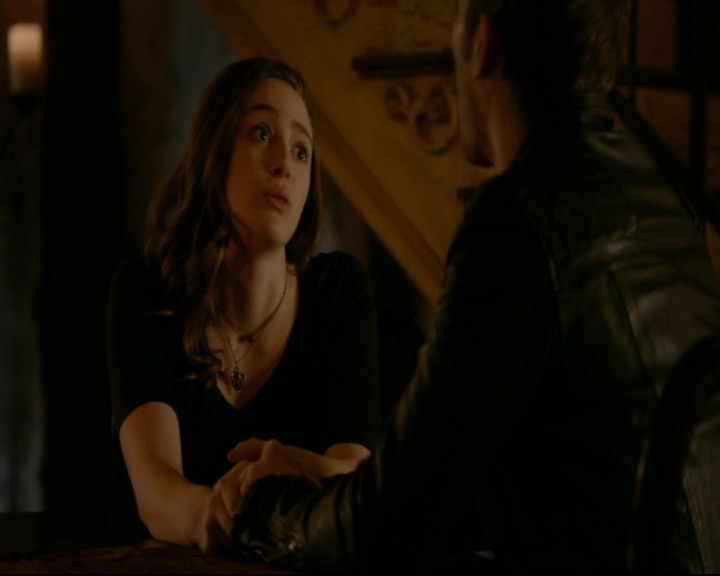 vampirediariesworld-dot-nl_TheOriginals5x10ThereInTheDisappearingLight01164.jpg