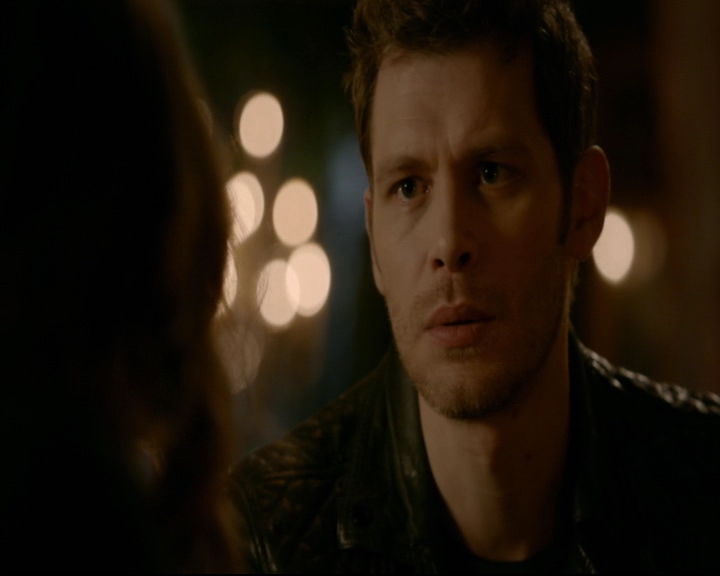 vampirediariesworld-dot-nl_TheOriginals5x10ThereInTheDisappearingLight01169.jpg