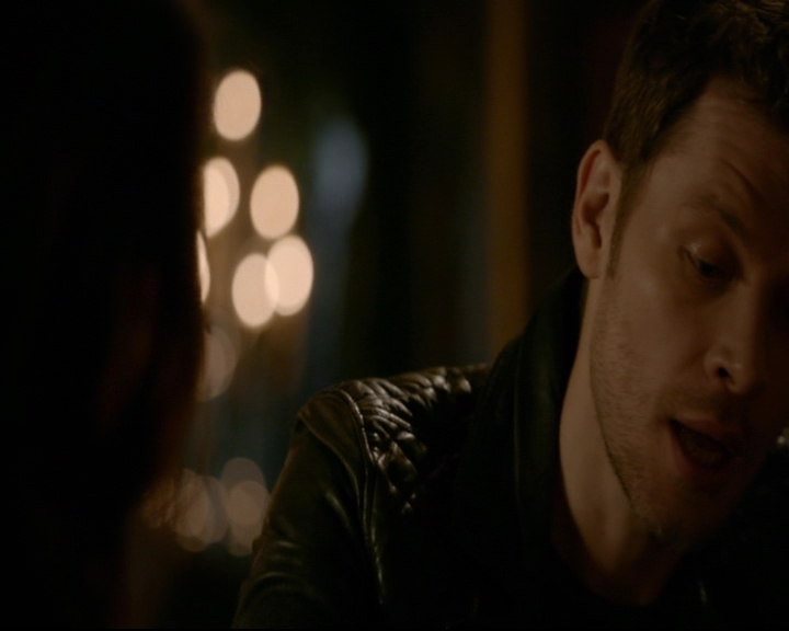 vampirediariesworld-dot-nl_TheOriginals5x10ThereInTheDisappearingLight01176.jpg