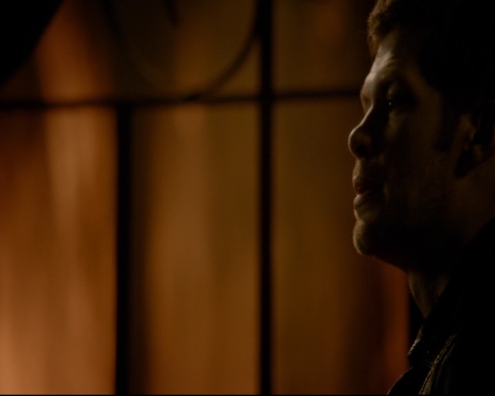 vampirediariesworld-dot-nl_TheOriginals5x10ThereInTheDisappearingLight01214.jpg