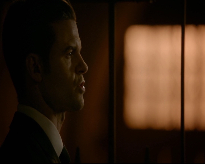 vampirediariesworld-dot-nl_TheOriginals5x10ThereInTheDisappearingLight01220.jpg