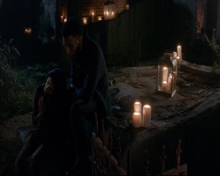 vampirediariesworld-dot-nl_TheOriginals5x10ThereInTheDisappearingLight01235.jpg